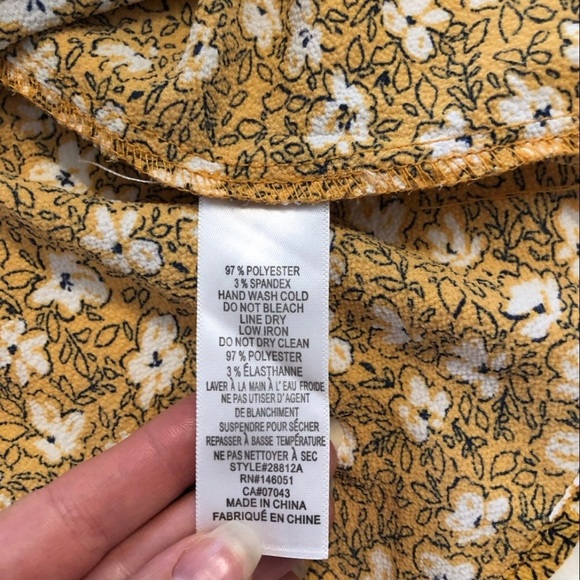 Monteau Los Angeles yellow floral peplum top. Size M. - Picture 8 of 8